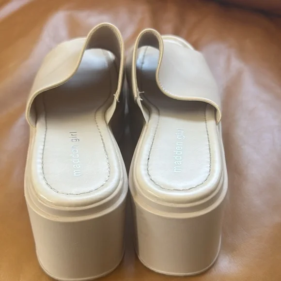 Madden girl platform slides - Picture 2 of 4